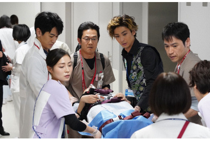 緊急手術に立ち会う古川雄大“来島”に声援「トップナイフ」6話 画像