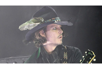 ジョニー・デップ、親友のコンサート会場で近くに居合わせた女性から訴えられる 画像