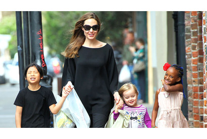 ブラッド＆アンジェリーナ、子供たちも一緒にガラパゴス諸島へ婚前旅行 画像