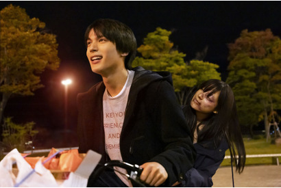 中川大志＆石井杏奈、次第に心の距離を縮めていく『砕け散るところを見せてあげる』予告 画像
