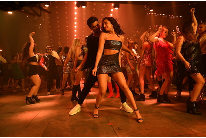 プラバース、恋の駆け引きはダンスで『サーホー』ミュージカルシーン 画像