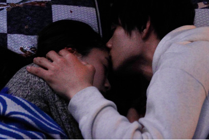 佐野勇斗の切ないキスに「胸が苦しい」…「僕だけが17歳の世界で」涙必至の第7話に反響 画像