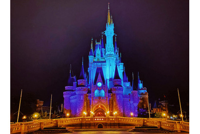 【ディズニー】シンデレラ城をブルーライトアップ　医療の現場で働く人たちへ感謝の思い伝える 画像