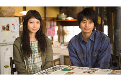 宮﨑あおい×向井理が初共演で夫婦役に！　「きいろいゾウ」映画化決定 画像