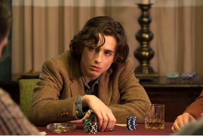 ティモシー・シャラメ、懐かしくて新しいニューヨーカースタイル披露『レイニーデイ・イン・ニューヨーク』 画像