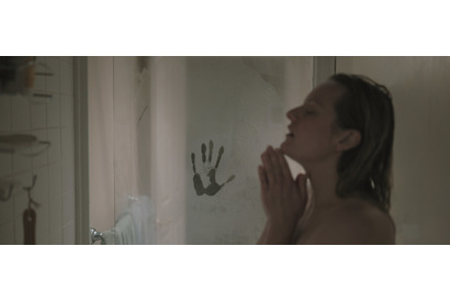 『透明人間』7月10日公開決定！シーツの上に足跡が…本編映像も到着 画像