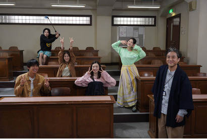 ムロツヨシ＆永野芽郁＆中川大志ら“同級生”が揃ってクランクイン！「親バカ青春白書」 画像