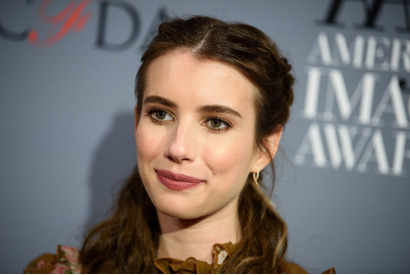 エマ・ロバーツ、ギャレット・ヘドランドとの間に第1子妊娠か エマの母親が認める 画像