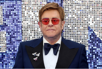 英国王立造幣局、 クイーンに続いてエルトン・ジョンの記念硬貨を発行 画像