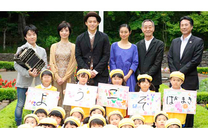 小栗旬、宮沢賢治ゆかりの地で歓迎ムードに感激しすぎて“小栗賢治”に改名？ 画像