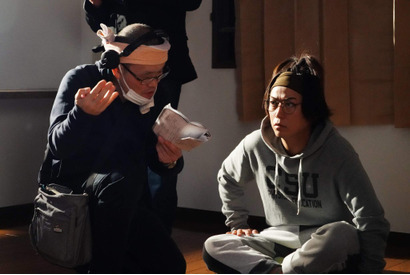 亀梨和也＆奈緒＆瀬戸康史、緊張感溢れるメイキング写真『事故物件 恐い間取り』 画像