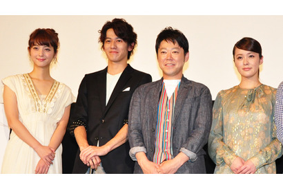 阿部サダヲ、佐々木希の告白に大テレしつつ自身の全裸シーンを警告！ 画像