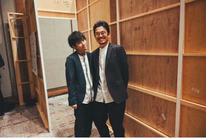 二宮和也＆菅田将暉ら、写真家・浅田政志撮影“完成報告会の舞台裏写真”公開 画像