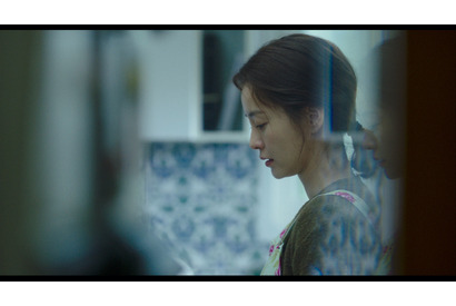 チョン・ユミの“ジヨン”、夫の実家で別人に…『82年生まれ、キム・ジヨン』本編映像 画像