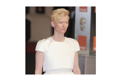 T・スウィントン「まるでシンデレラ」　ファッションを題材にしたSF短編映画に出演！ 画像