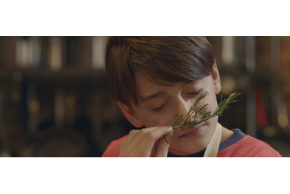 ノア・シュナップが料理に没頭『エイブのキッチンストーリー』場面写真 画像