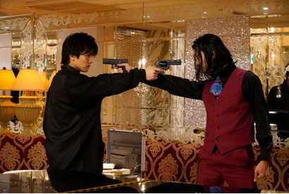 松井愛莉＆金子ノブアキが登場、岩田剛典主演『名も無き世界のエンドロール』オリジナルドラマ配信へ 画像