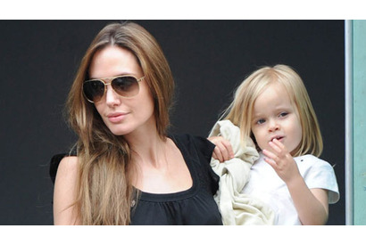 アンジェリーナ・ジョリー、魔女VS姫で4歳の愛娘と初の親子競演！ 画像