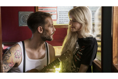 音楽でも魅了、監督＆キャストが思わず口ずさむ『マーメイド・イン・パリ』特別映像 画像