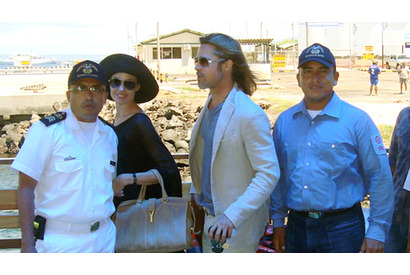 ブラッド＆アンジェリーナ、子供たちと一緒にフランス北部の町でつかの間の休暇 画像