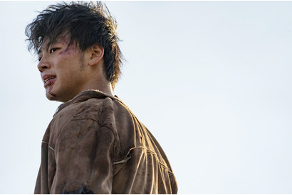 竹内涼真の2021年は、極限のサバイバルと緊迫のサスペンスで幕開け 画像