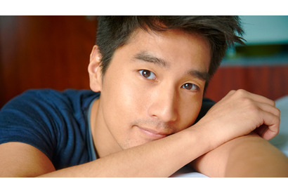 坊主頭から爽やかヘアに　『ハーバー・クライシス』マーク・チャオから独占映像到着！ 画像