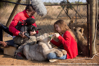 モフモフの赤ちゃんに癒やされる『ミアとホワイトライオン』特別映像 画像