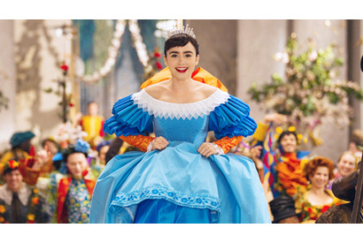 リリー・コリンズが父親ゆずりの美声を披露　『白雪姫と鏡の女王』本編映像が到着！ 画像