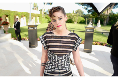 クリステン・スチュワート演じるダイアナ妃の最新ルックが公開に 画像