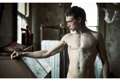 反逆者ネッド・ケリーの苛烈な物語を映像化『トゥルー・ヒストリー・オブ・ザ・ケリー・ギャング』予告編 画像