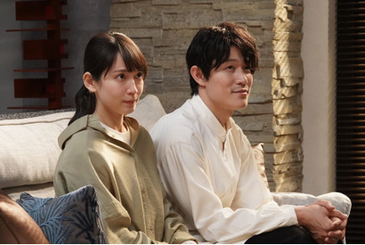 竜星涼“復活”に驚きの声、鈴木亮平と吉岡里帆“身長差ハグ”も話題に…「レンアイ漫画家」5話 画像