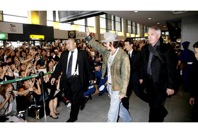 ジョニー・デップ来日に3,500人のファンが熱狂『パイレーツ・オブ・カリビアン/デッドマンズ・チェスト』キャスト＆プロデューサー来日 画像