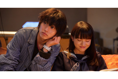 LiSAの歌唱シーンと映画シーンが織りなす『夏への扉』主題歌MV公開 画像