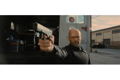 ジェイソン・ステイサム、迫力の銃撃戦！『キャッシュトラック』予告編 画像