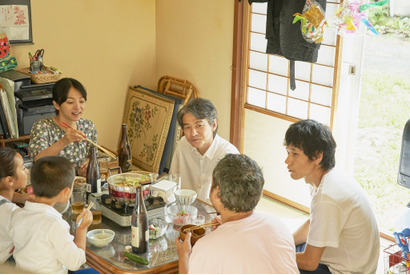 松山ケンイチら“住人”の日常写し出す『川っぺりムコリッタ』温かみ溢れる場面写真 画像