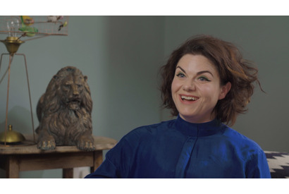 『ビルド・ア・ガール』原作者が心を砕いた「自分に喜びを与えてくれる」ものの選び方 画像