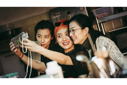 三姉妹と亡き父との関係性が見えてくる『花椒の味』本編映像 画像