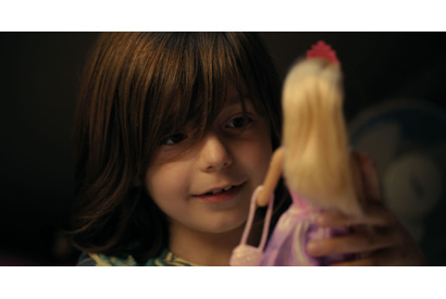 『リトル・ガール』“女の子になりたい”サシャの日常カット到着 画像