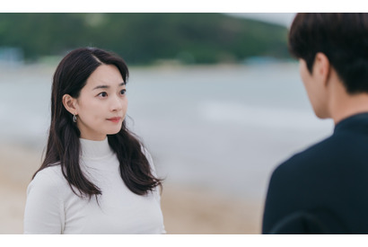 シン・ミナ、キム・ソンホとの雨のシーンは「苦労が報われた」“癒し”のラブストーリー「海街チャチャチャ」を語る 画像