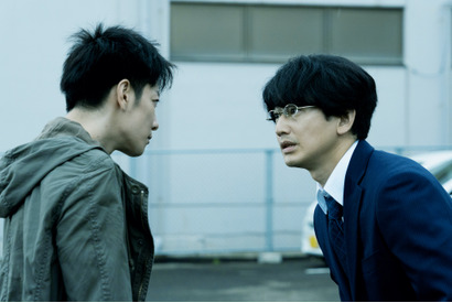 佐藤健、永山瑛太と何度もリハーサル繰り返す「大切なシーン」『護られなかった者たちへ』メイキング 画像