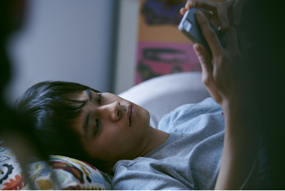北村匠海「僕の ''本物の青春 ''と重なる」『明け方の若者たち』“マジックアワー”のような場面写真 画像
