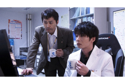 田中圭“神保”が発した遺伝子の名に「もはや早口言葉」、安田顕“安堂”の“ある行動”にも注目集まる…「らせんの迷宮 ～DNA科学捜査～」3話 画像