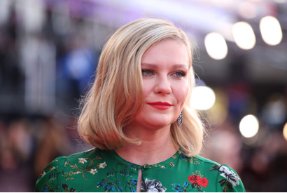 キルスティン・ダンスト、20代でリハビリ施設に入所した体験談を「シェアすることは大事」 画像