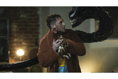 強烈な頭突きで“俺たち”解散の危機？『ヴェノム：レット・ゼア・ビー・カーネイジ』本編映像 画像