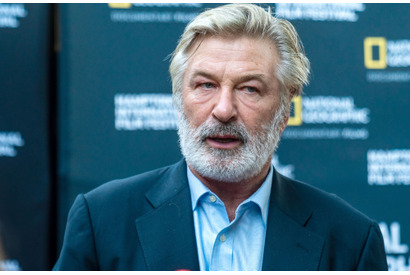 『Rust』銃誤射事故で2件目の訴訟 記録係がアレック・ボールドウィンの行動は「危険性を気にかけていない」と批判 画像