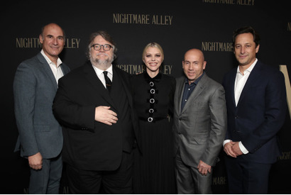 ギレルモ・デル・トロ監督「時代の不安が反映されている」新作『ナイトメア・アリー』プレミア 画像