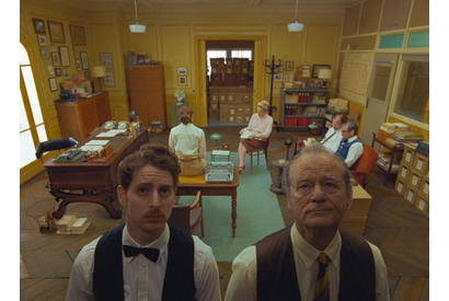 ウェス・アンダーソンの世界を作る立役者の1人『フレンチ・ディスパッチ』美術監督に聞く 「狙ったのはバランス感」 画像