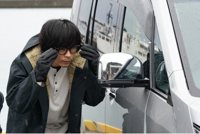 成田凌と森七菜の演技に賞賛集まるなか、安田顕“佐々木”の衝撃行動に「夢に出てきそう」「鳥肌立った…」などの声続出「逃亡医F」 画像