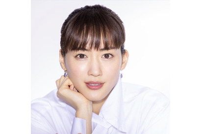 綾瀬はるか、初の月9主演で弁護士役「全力疾走している感じ」ドラマ「元彼の遺言状」 画像