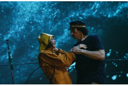 レオス・カラックス監督の映像美で魅せる、アダム・ドライバー×マリオン・コティヤール『アネット』場面写真 画像